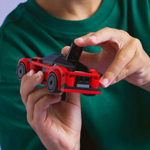 CITY - La voiture de sport rouge