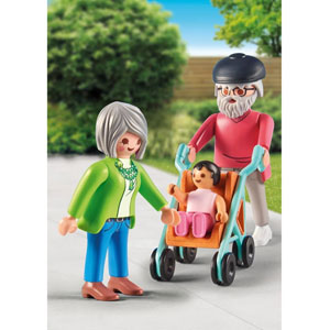 Grands parents avec bébé